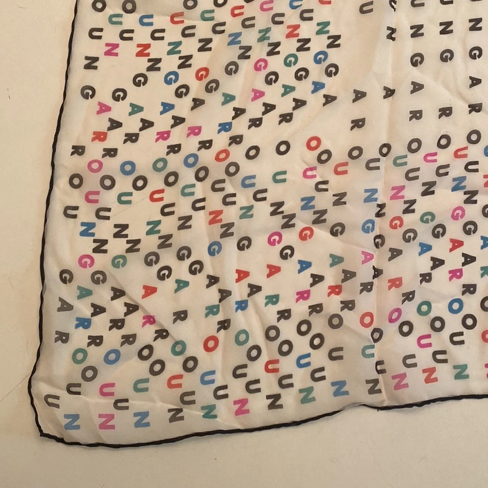 Vintage Emanuel Ungaro square silk scarf from Neiman Marcus - Picture 3 of 7